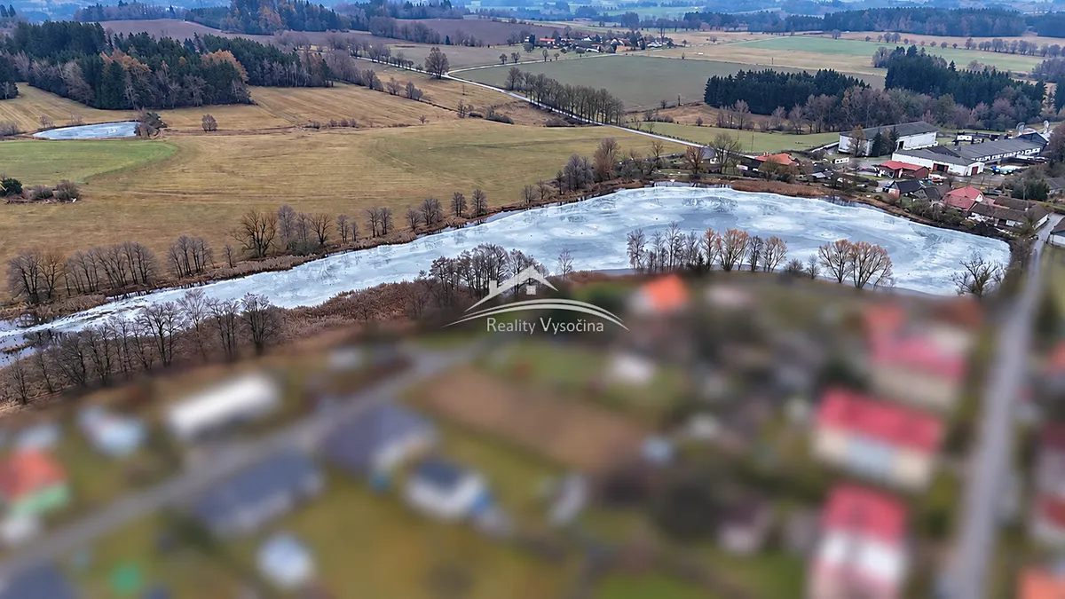 Prodej rybníku (vodní plochy) 48638 m²